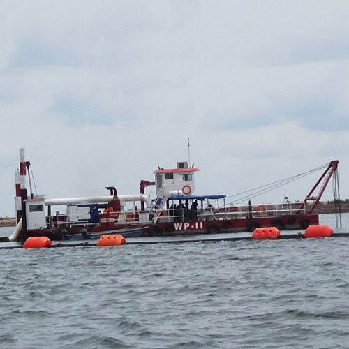 Baggermachine voor het zuigen en baggeren van rivierzand